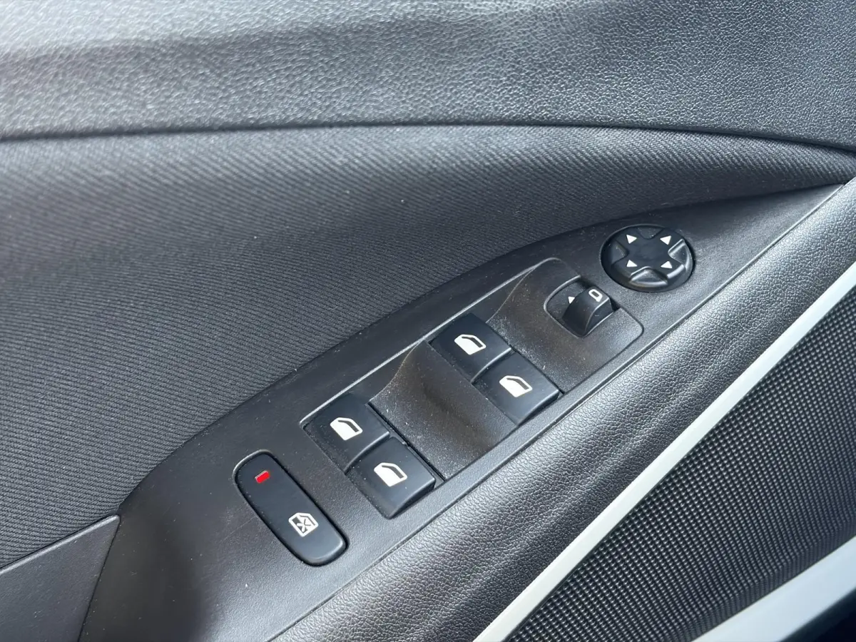 1.2 Turbo Edition 2020 110pk,Dealer Onderhouden,Camera,Apple Carplay/Android Auto,Clima,Cruise,Pdc V+A,Rijstrooksensor,6 Bak,N.A.P,Bj 12-2020,Apk tot 01-2027