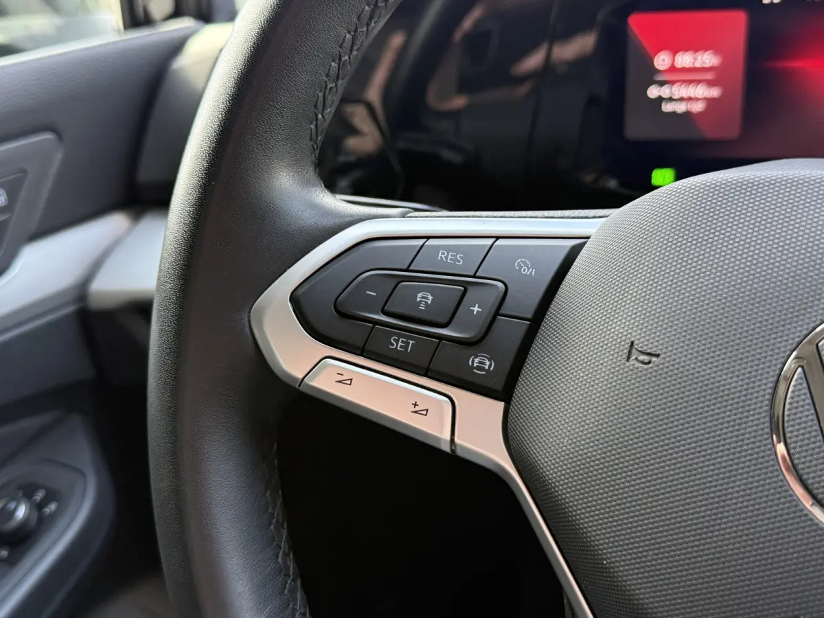 1.0 TSI Life | Carplay | ACC | Draadloze lader