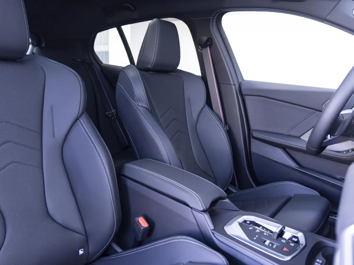 120 | 	M Sportpakket Pro | Premium Pack | Stuurwielrand verwarmd | Comfort Access | Achteruitrijcamera | Panoramadak | Stoelverwarming | Harman-Kardon | 19''