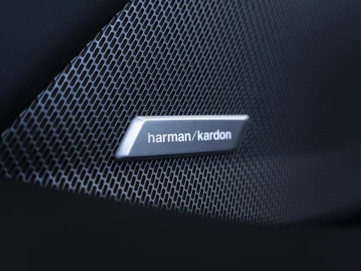 120 | 	M Sportpakket Pro | Premium Pack | Stuurwielrand verwarmd | Comfort Access | Achteruitrijcamera | Panoramadak | Stoelverwarming | Harman-Kardon | 19''
