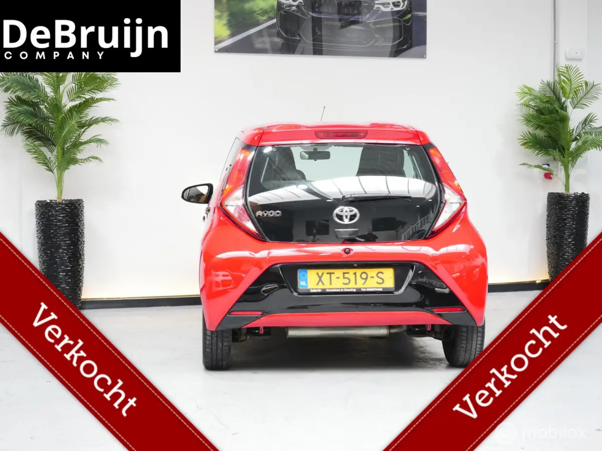 1.0 VVT-i x-play | Carplay | Airco | Navi | APK