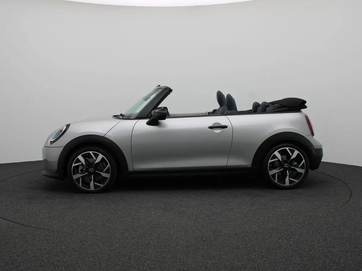C Classic + Pakket M + Head-Up Display + Stoelverwarming + Sportstuurwiel + Stuurwielverwarming