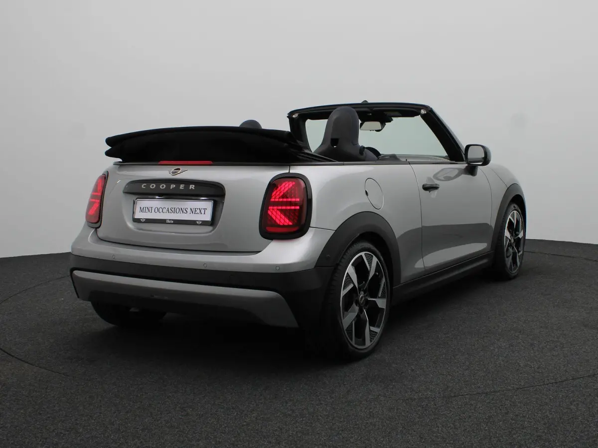 C Classic + Pakket M + Head-Up Display + Stoelverwarming + Sportstuurwiel + Stuurwielverwarming