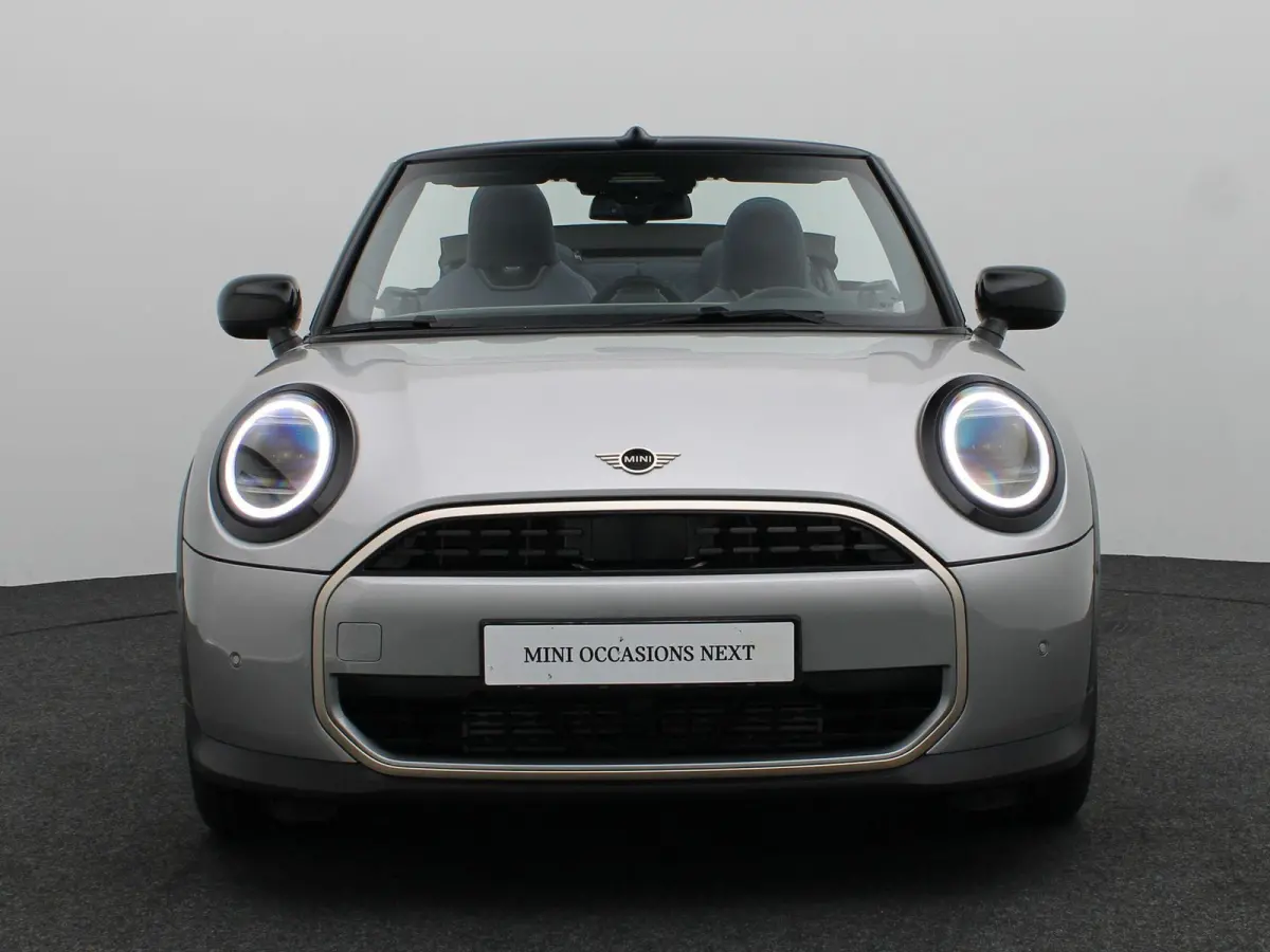 C Classic + Pakket M + Head-Up Display + Stoelverwarming + Sportstuurwiel + Stuurwielverwarming