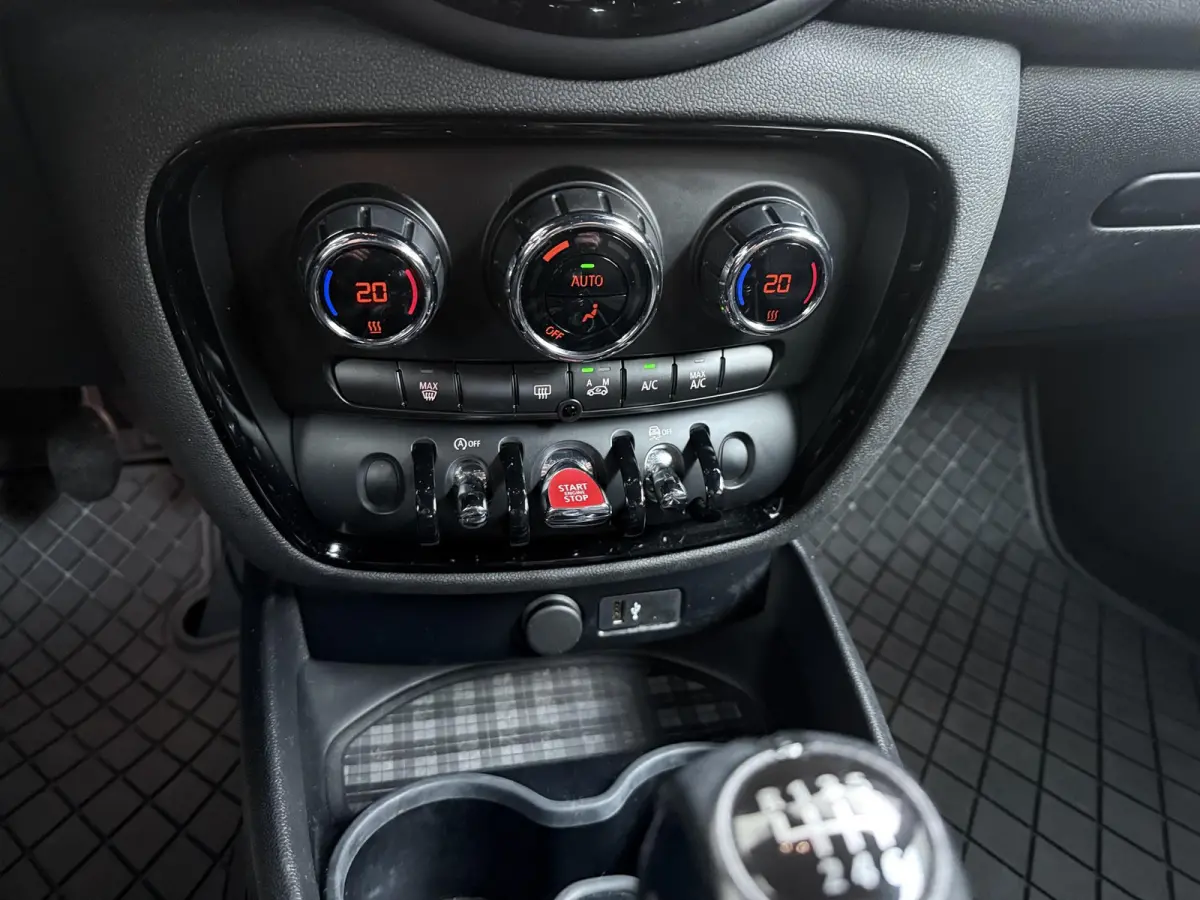1.5 Cooper Business Edition | Navigatie | Keyless Entry | LED Verlichting | 64.000 km |