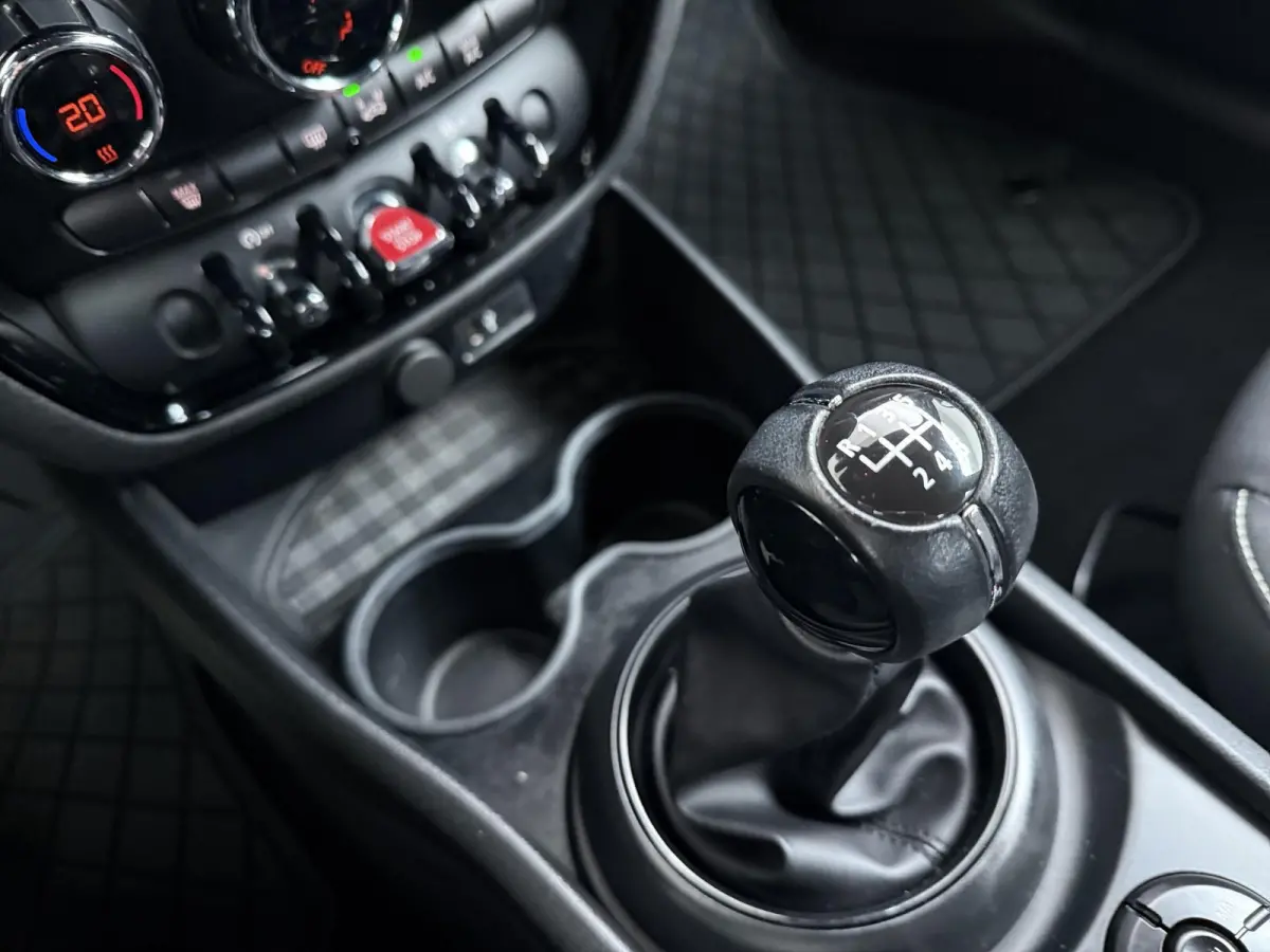 1.5 Cooper Business Edition | Navigatie | Keyless Entry | LED Verlichting | 64.000 km |