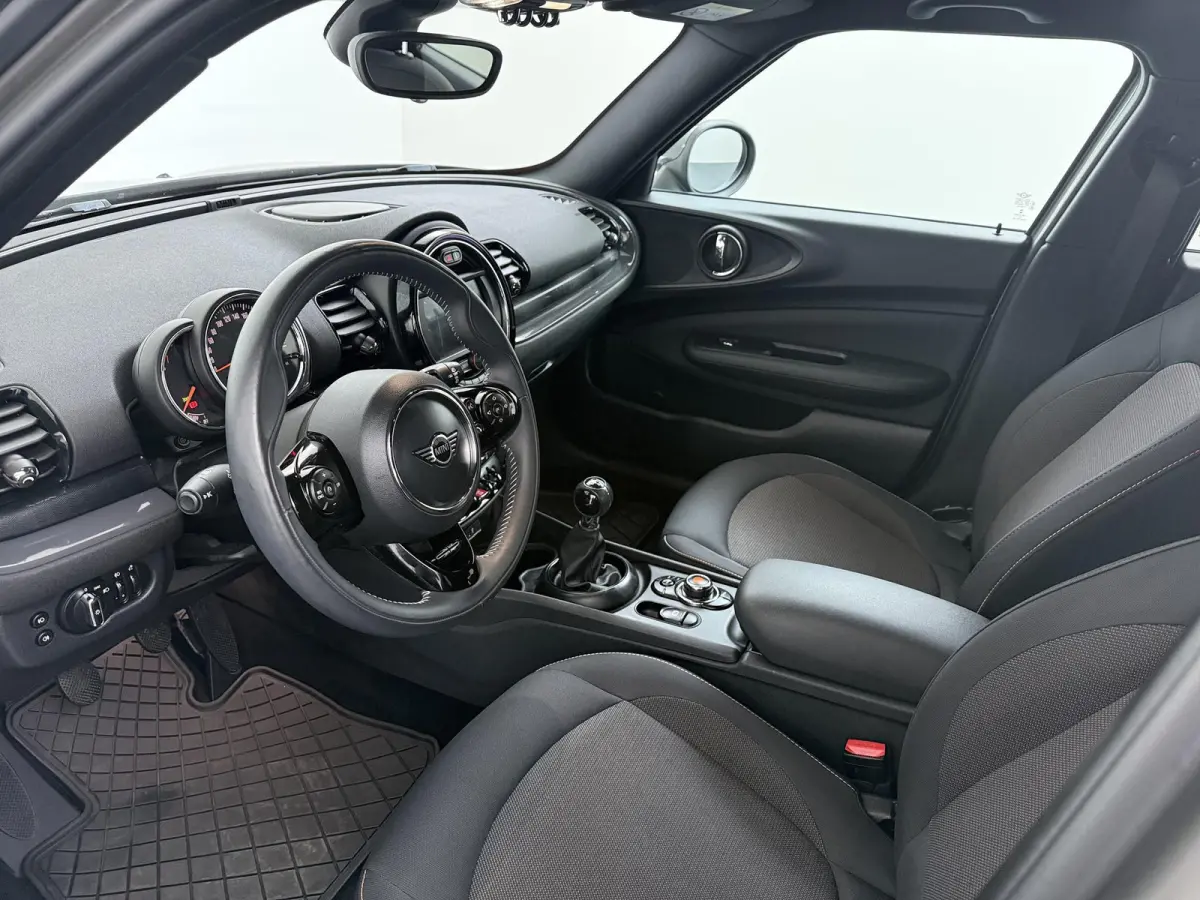 1.5 Cooper Business Edition | Navigatie | Keyless Entry | LED Verlichting | 64.000 km |