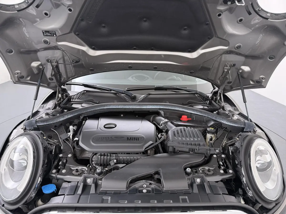 1.5 Cooper Business Edition | Navigatie | Keyless Entry | LED Verlichting | 64.000 km |