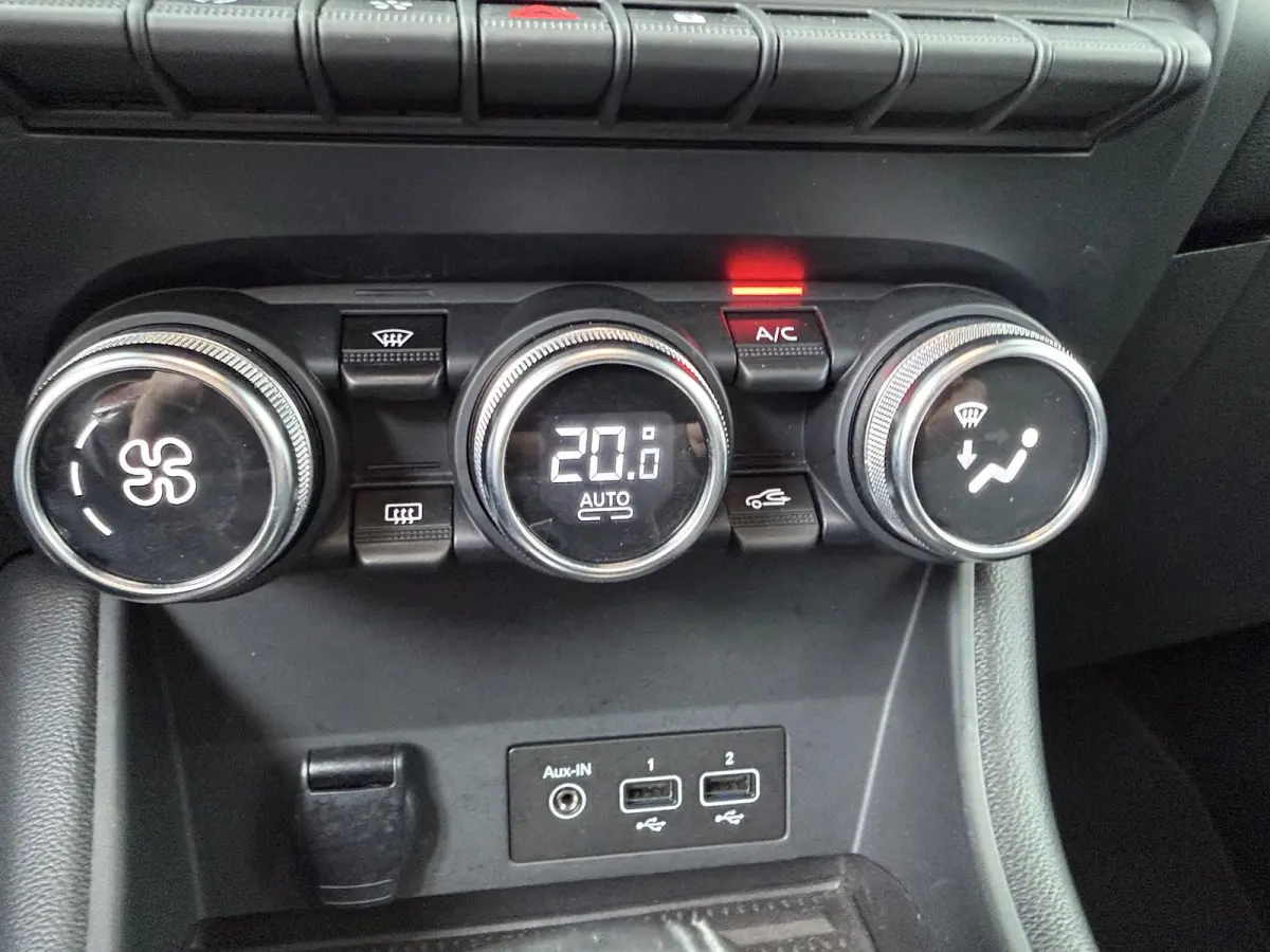 TCe 140 EDC GPF Intens | Automaat | Apple CarPlay | Achteruitrijcamera | Navigatie