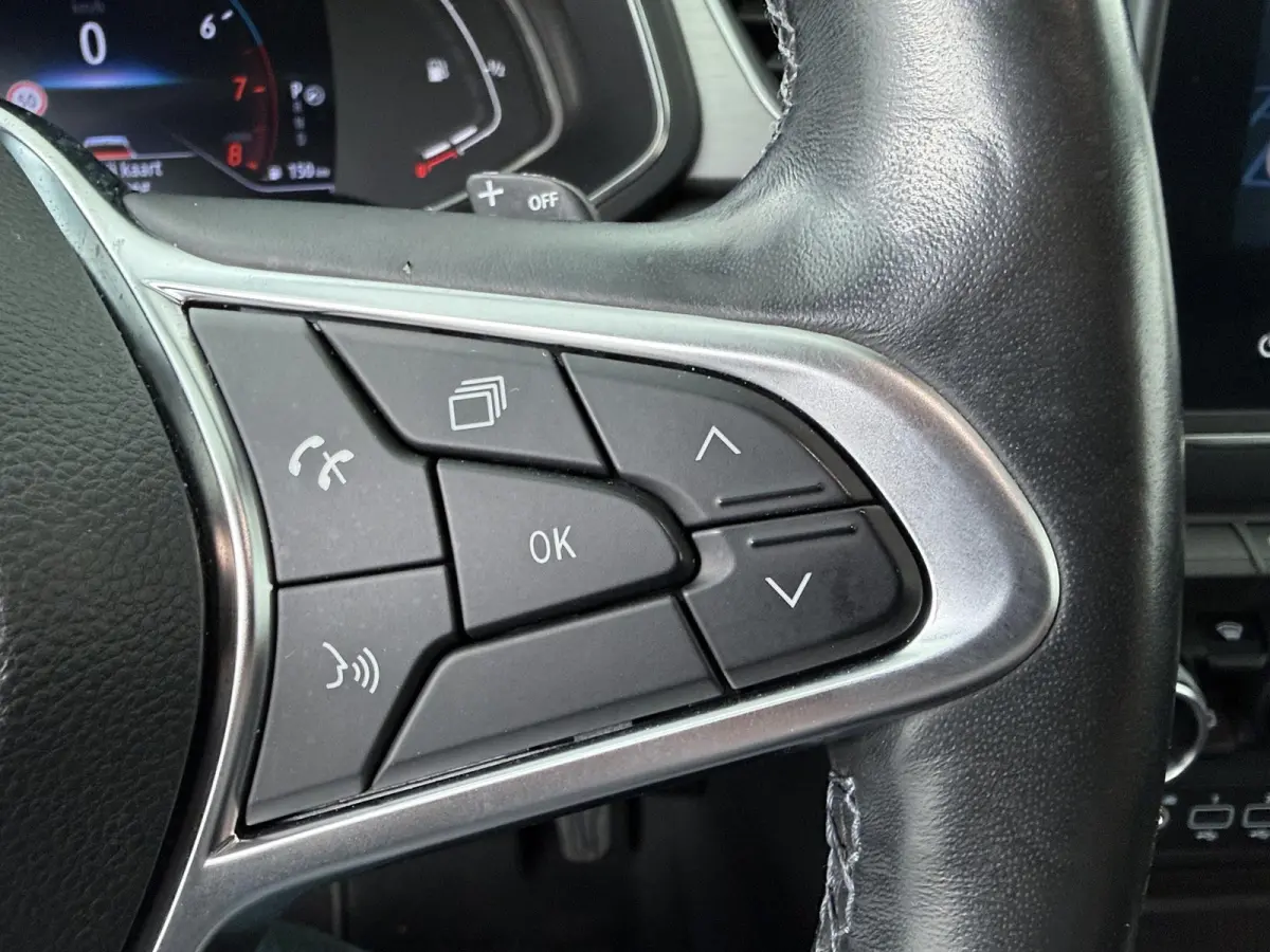 TCe 140 EDC GPF Intens | Automaat | Apple CarPlay | Achteruitrijcamera | Navigatie
