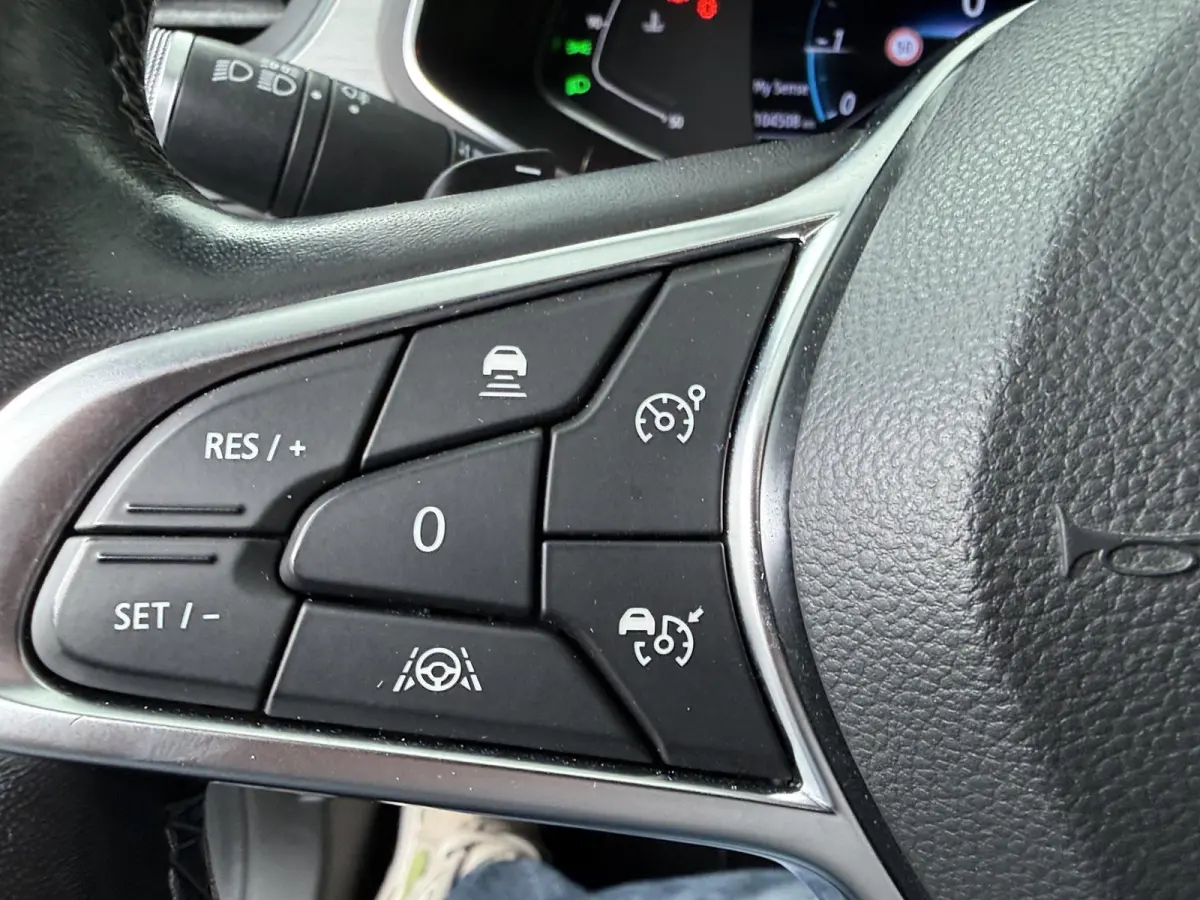 TCe 140 EDC GPF Intens | Automaat | Apple CarPlay | Achteruitrijcamera | Navigatie