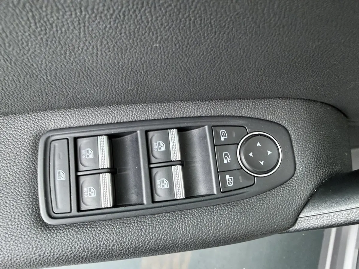 TCe 140 EDC GPF Intens | Automaat | Apple CarPlay | Achteruitrijcamera | Navigatie