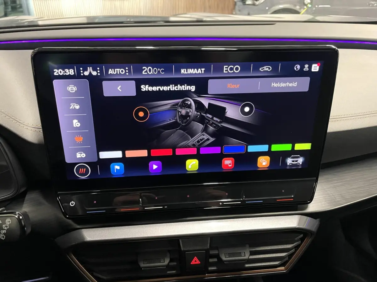 1.4 e-Hybrid VZ 245 PK/ Cam/ Keyless/ 19'LMV/ Matrix LED