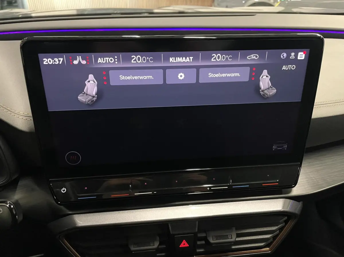 1.4 e-Hybrid VZ 245 PK/ Cam/ Keyless/ 19'LMV/ Matrix LED