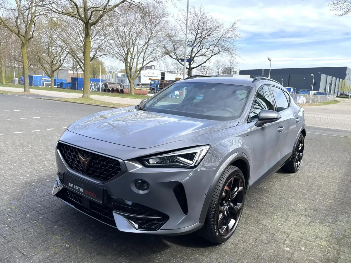 1.4 e-Hybrid VZ 245 PK/ Cam/ Keyless/ 19'LMV/ Matrix LED