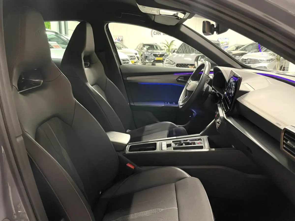 1.4 e-Hybrid VZ 245 PK/ Cam/ Keyless/ 19'LMV/ Matrix LED