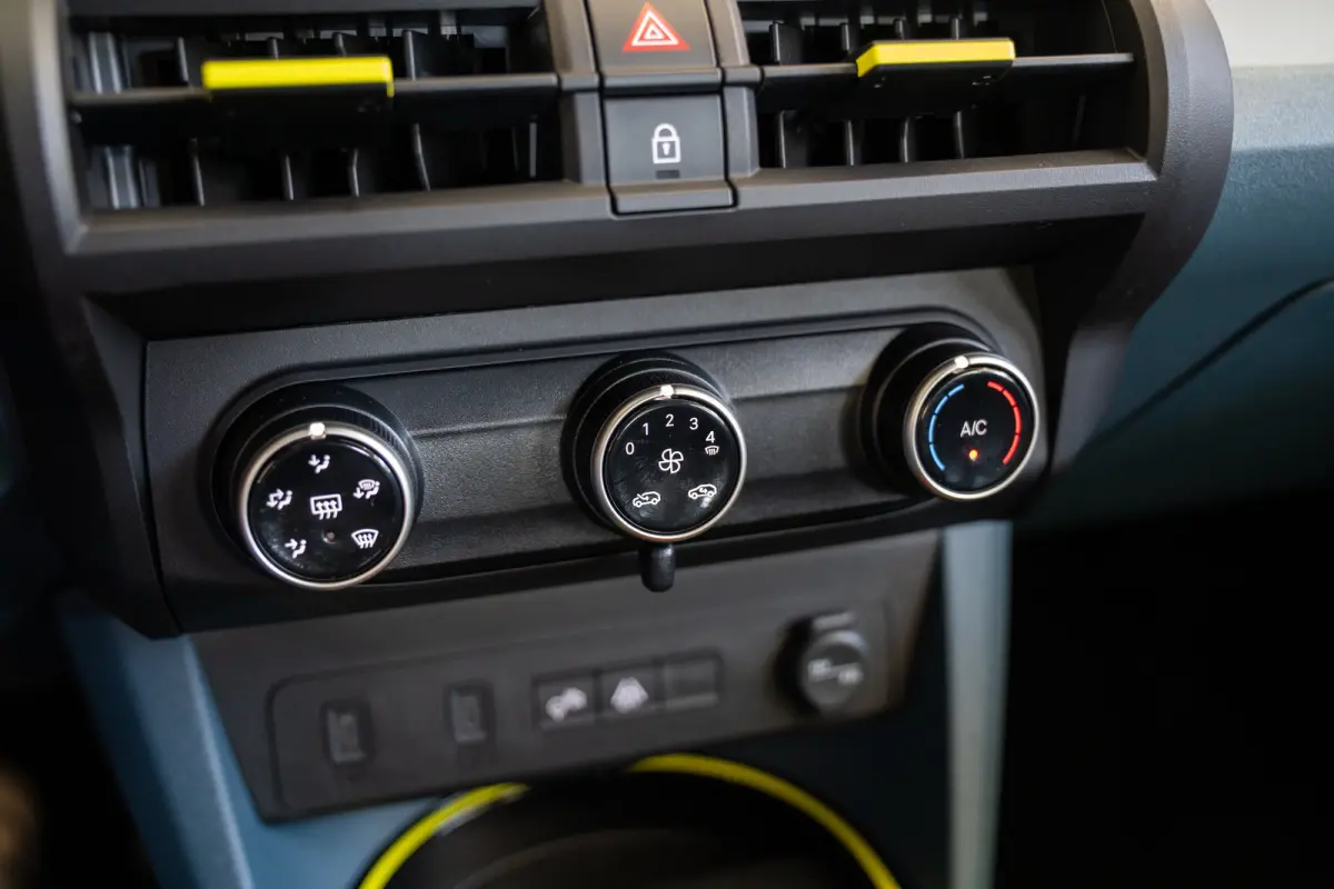 1.2 Hybrid ICON | 8 Jaar Garantie | Apple Carplay & Android Auto | Airco | Cruise Controle | Parkeersensoren | LED |