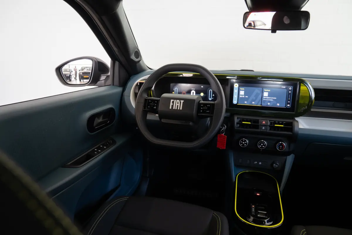 1.2 Hybrid ICON | 8 Jaar Garantie | Apple Carplay & Android Auto | Airco | Cruise Controle | Parkeersensoren | LED |