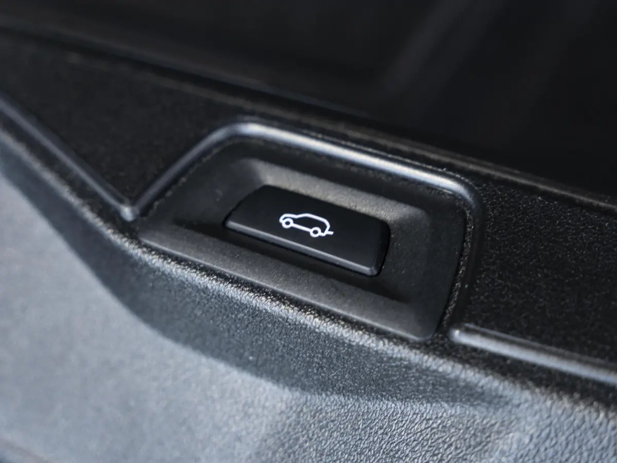 M Competition M Driver's Pack | Bowers & Wilkins | Soft-Close | Comfort Access | Sky Lounge | Stoelventilatie | Trekhaak