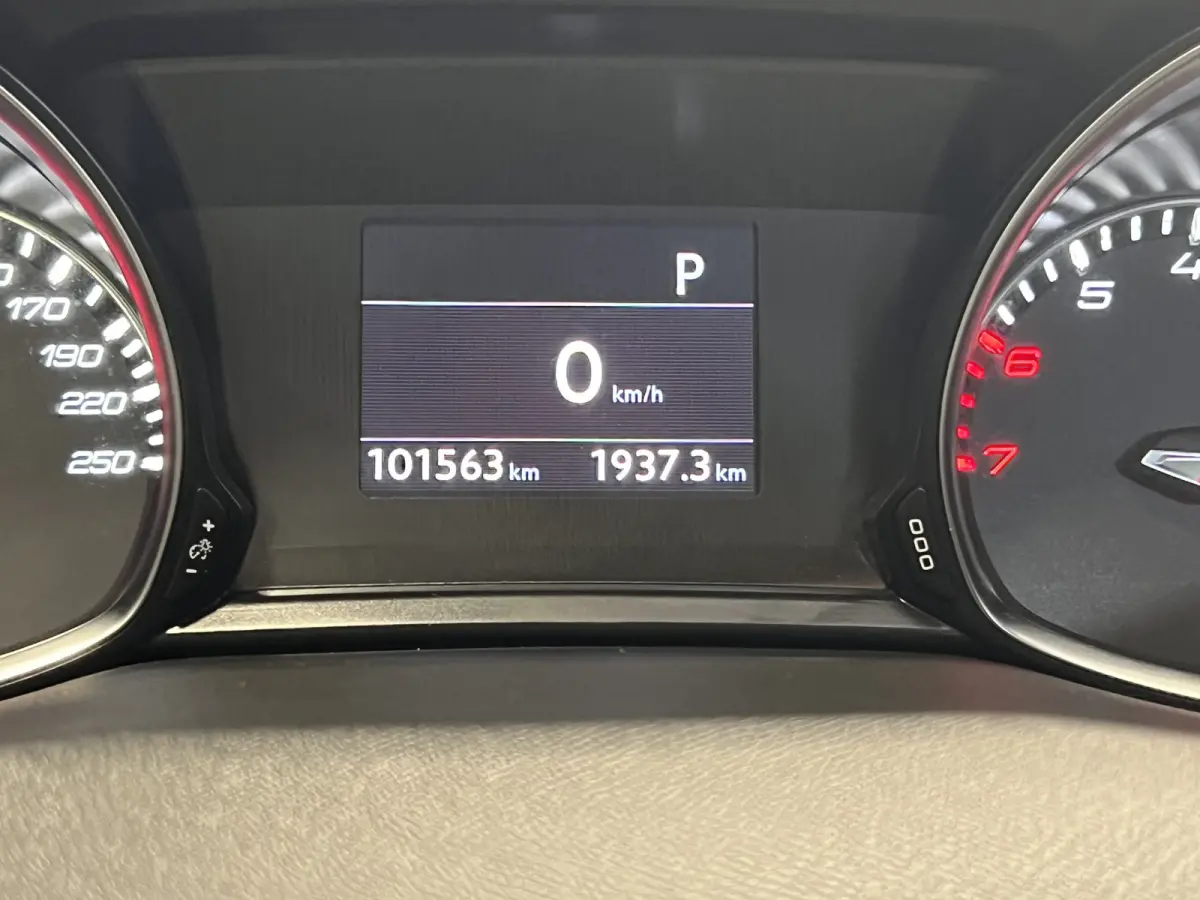 1.2 Turbo GT-line | Navigatie | Panoramadak | Stoelverwarming | Achteruitrijcamera | PDC Voor en Achter | Cruise Control | Airco | LED Koplampen |