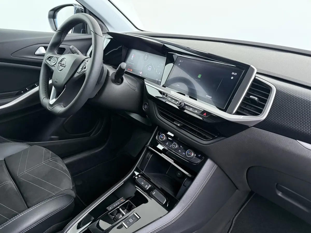 1.2 Turbo Ultimate | Achteruitrijcamera | Alcantara bekleding | Apple Carplay/Android Auto|telefoonintegratie premium