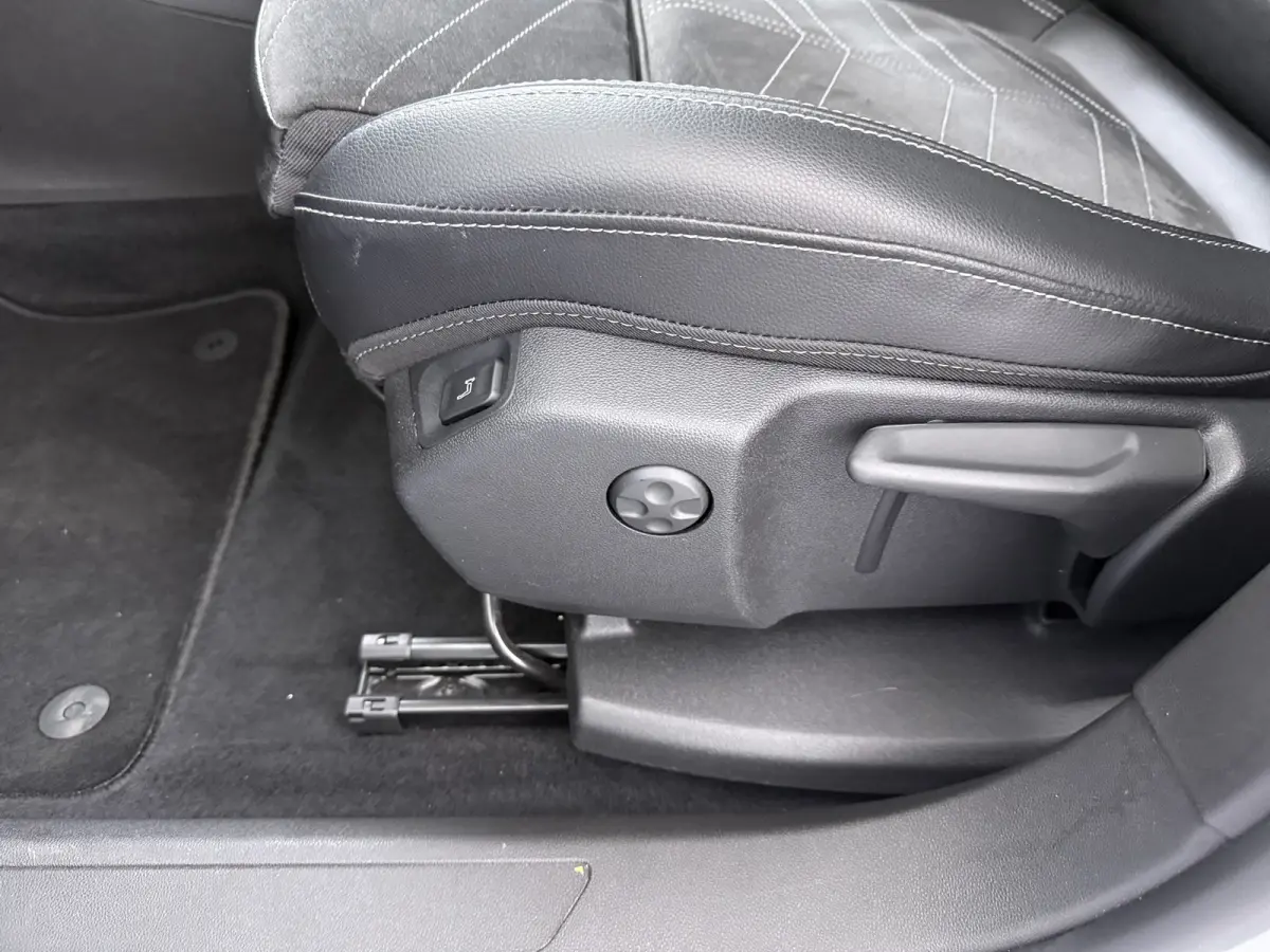 1.2 Turbo Ultimate | Achteruitrijcamera | Alcantara bekleding | Apple Carplay/Android Auto|telefoonintegratie premium