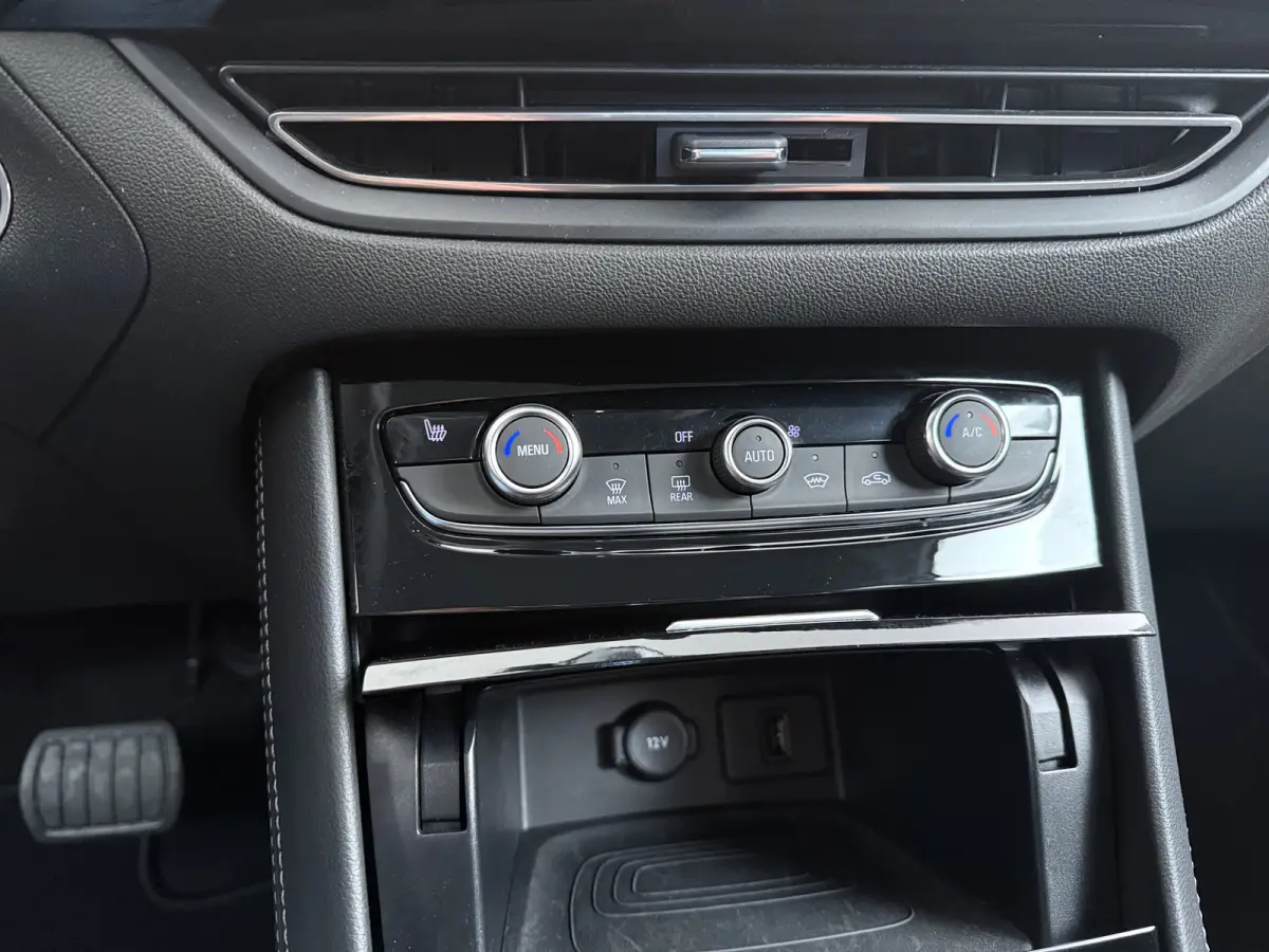 1.2 Turbo Ultimate | Achteruitrijcamera | Alcantara bekleding | Apple Carplay/Android Auto|telefoonintegratie premium