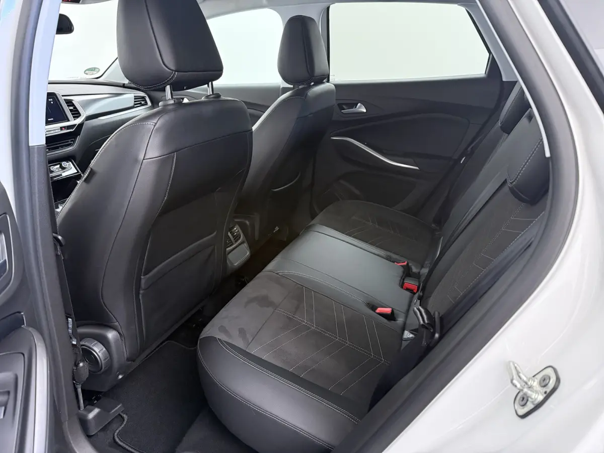 1.2 Turbo Ultimate | Achteruitrijcamera | Alcantara bekleding | Apple Carplay/Android Auto|telefoonintegratie premium
