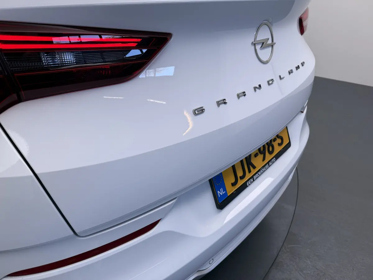 1.2 Turbo Ultimate | Achteruitrijcamera | Alcantara bekleding | Apple Carplay/Android Auto|telefoonintegratie premium
