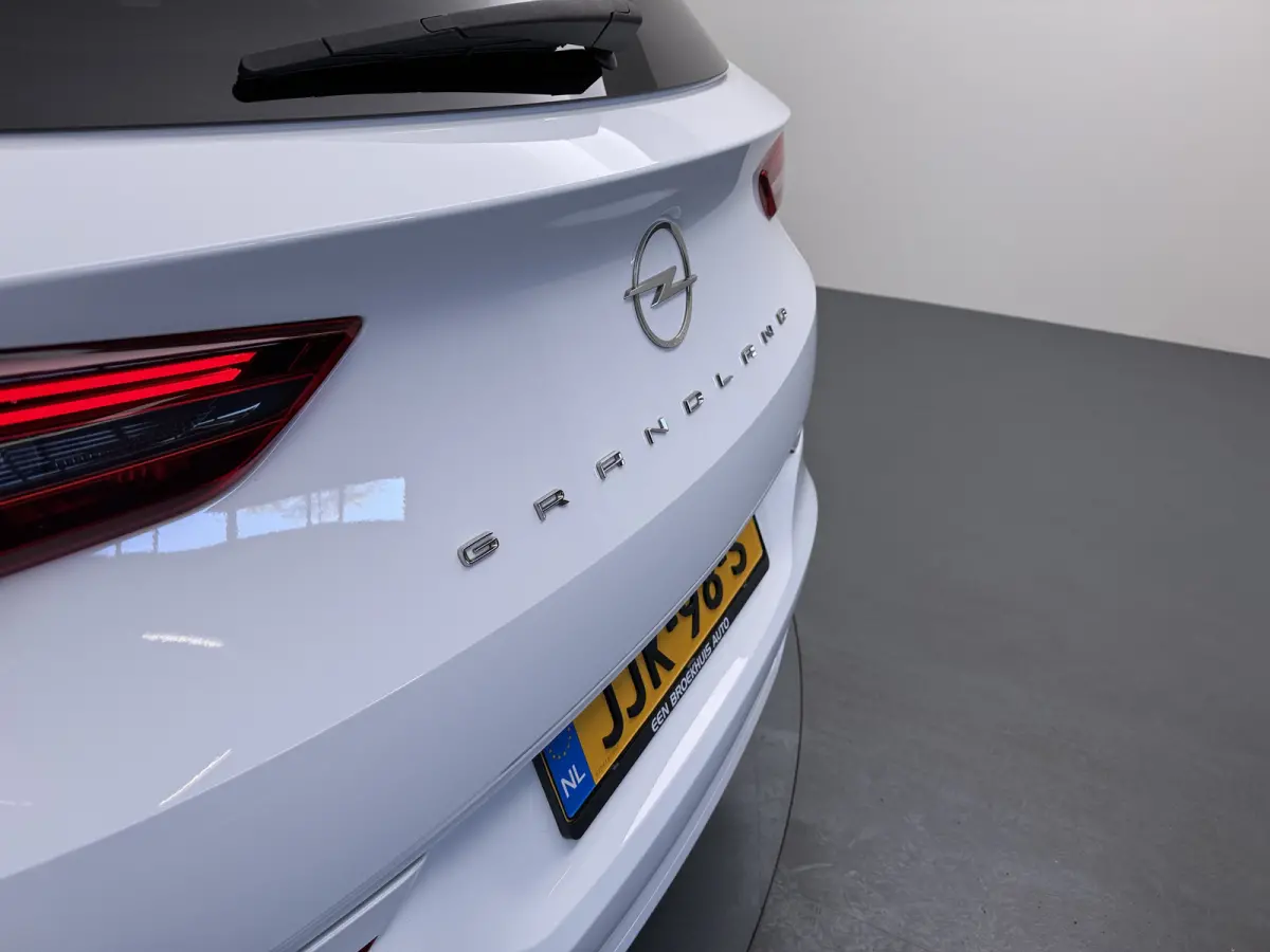 1.2 Turbo Ultimate | Achteruitrijcamera | Alcantara bekleding | Apple Carplay/Android Auto|telefoonintegratie premium