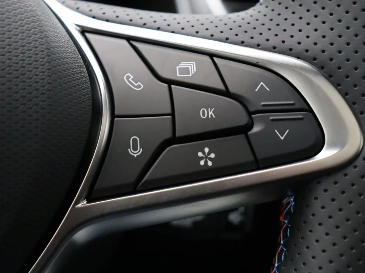 E-Tech full hybrid 145pk esprit Alpine | 19" LMV | Stuurverwarming | Adaptive cruise control | Apple carplay |
