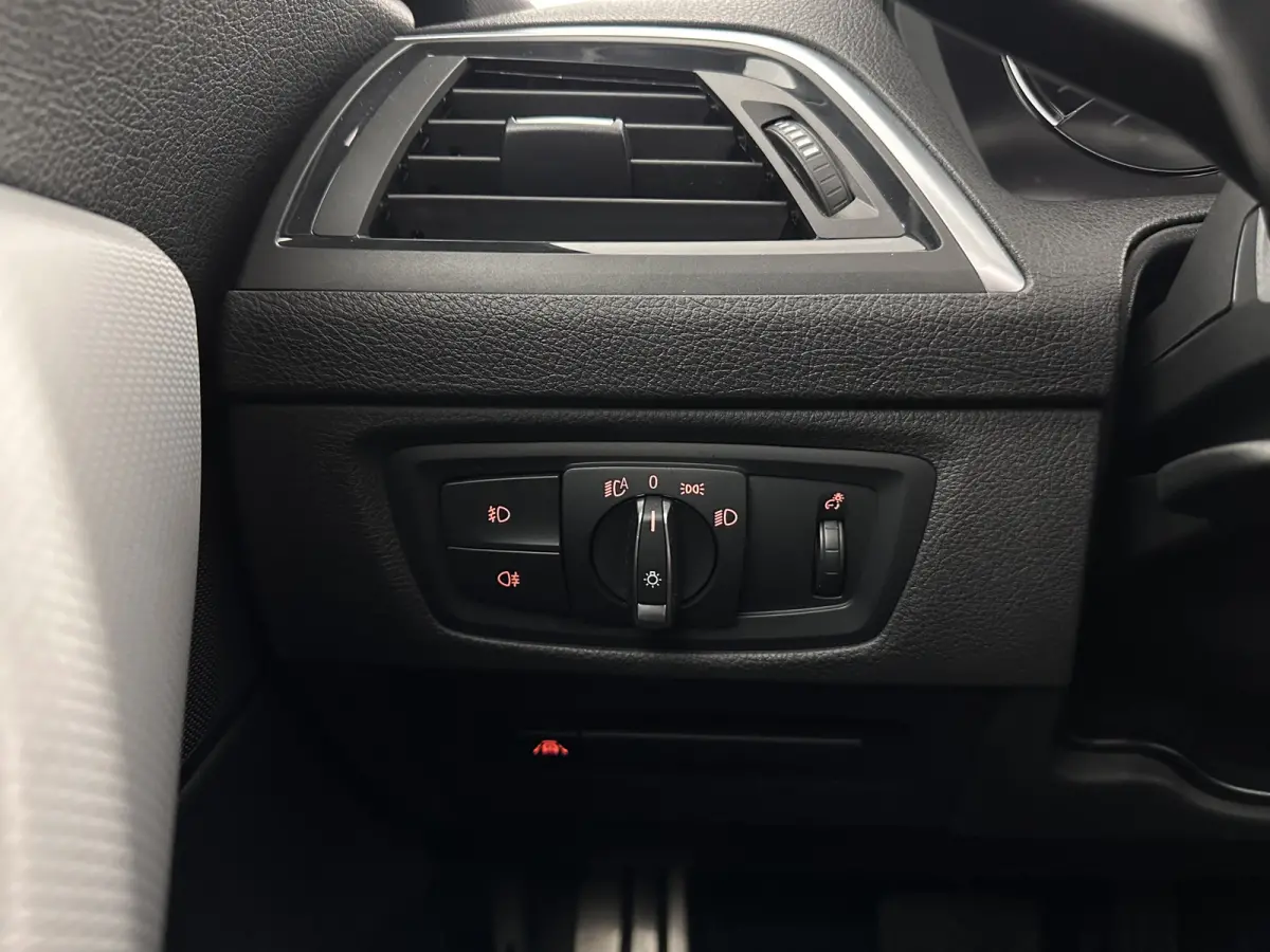 118d M-Sport-Styling Executive Aut. *PANO | ALCANTARA |  FULL-LED | HEATED-SPORTSEATS | MEMORY-PACK | CAMERA | KEYLESS | DAB | NAVI-FULLMAP | PRIVACYGLASS | ECC | PDC | ADAPTIVE-CRUISE | 17'