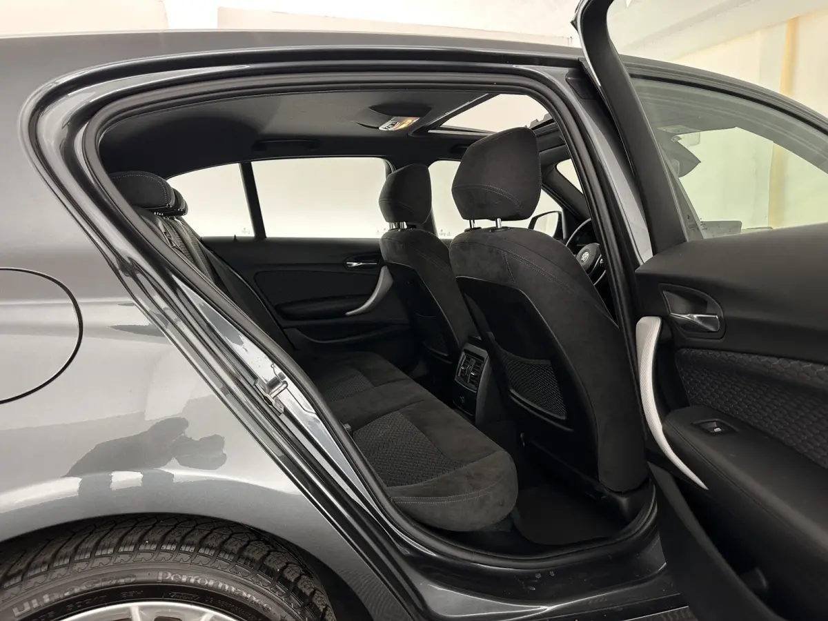 118d M-Sport-Styling Executive Aut. *PANO | ALCANTARA |  FULL-LED | HEATED-SPORTSEATS | MEMORY-PACK | CAMERA | KEYLESS | DAB | NAVI-FULLMAP | PRIVACYGLASS | ECC | PDC | ADAPTIVE-CRUISE | 17'