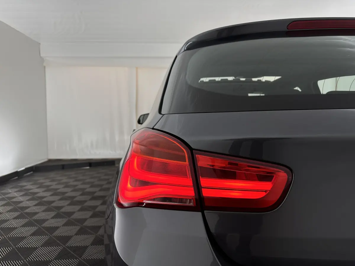 118d M-Sport-Styling Executive Aut. *PANO | ALCANTARA |  FULL-LED | HEATED-SPORTSEATS | MEMORY-PACK | CAMERA | KEYLESS | DAB | NAVI-FULLMAP | PRIVACYGLASS | ECC | PDC | ADAPTIVE-CRUISE | 17'