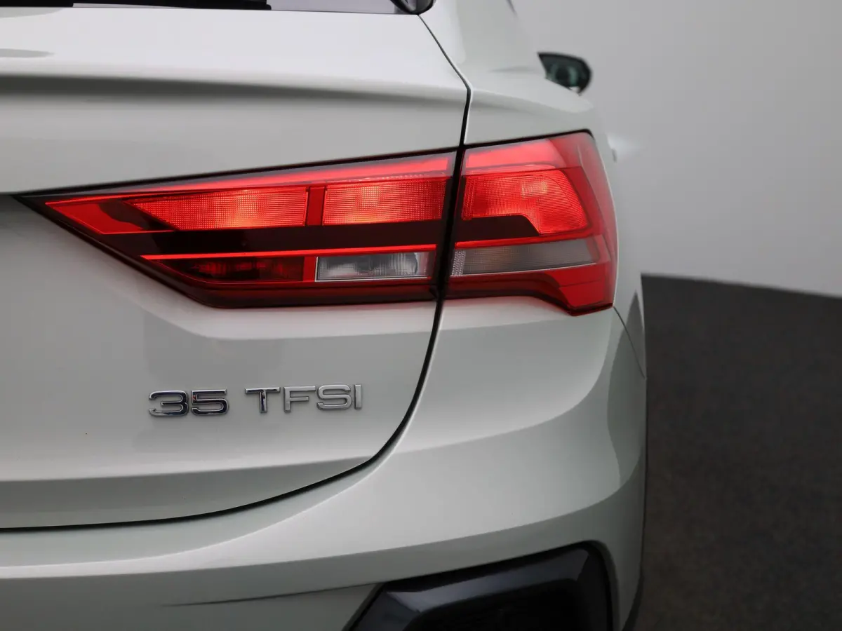 35 TFSI Business Edition AUTOMAAT | PANORAMADAK | NAVIGATIE | PARKEERSENSOREN | STOELVERWARMING | ACC | CLIMATE CONTROL |