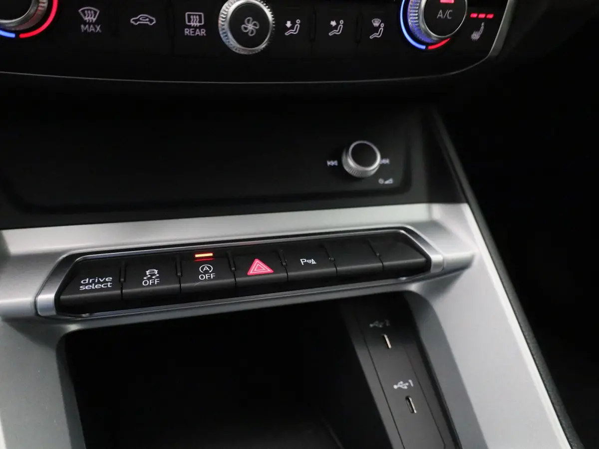 35 TFSI Business Edition AUTOMAAT | PANORAMADAK | NAVIGATIE | PARKEERSENSOREN | STOELVERWARMING | ACC | CLIMATE CONTROL |