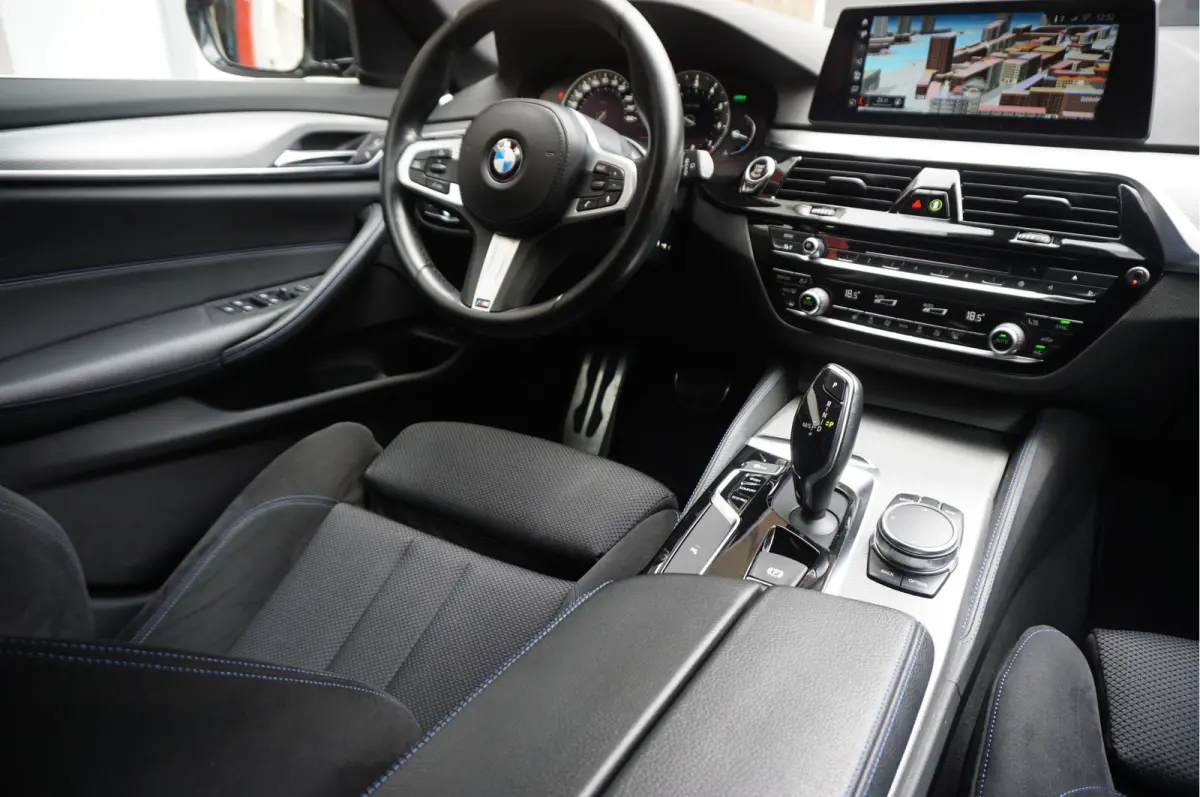 520i High Executive M-SPORT | 20inch | Electrische sportzetels | Volledig onderhouden |