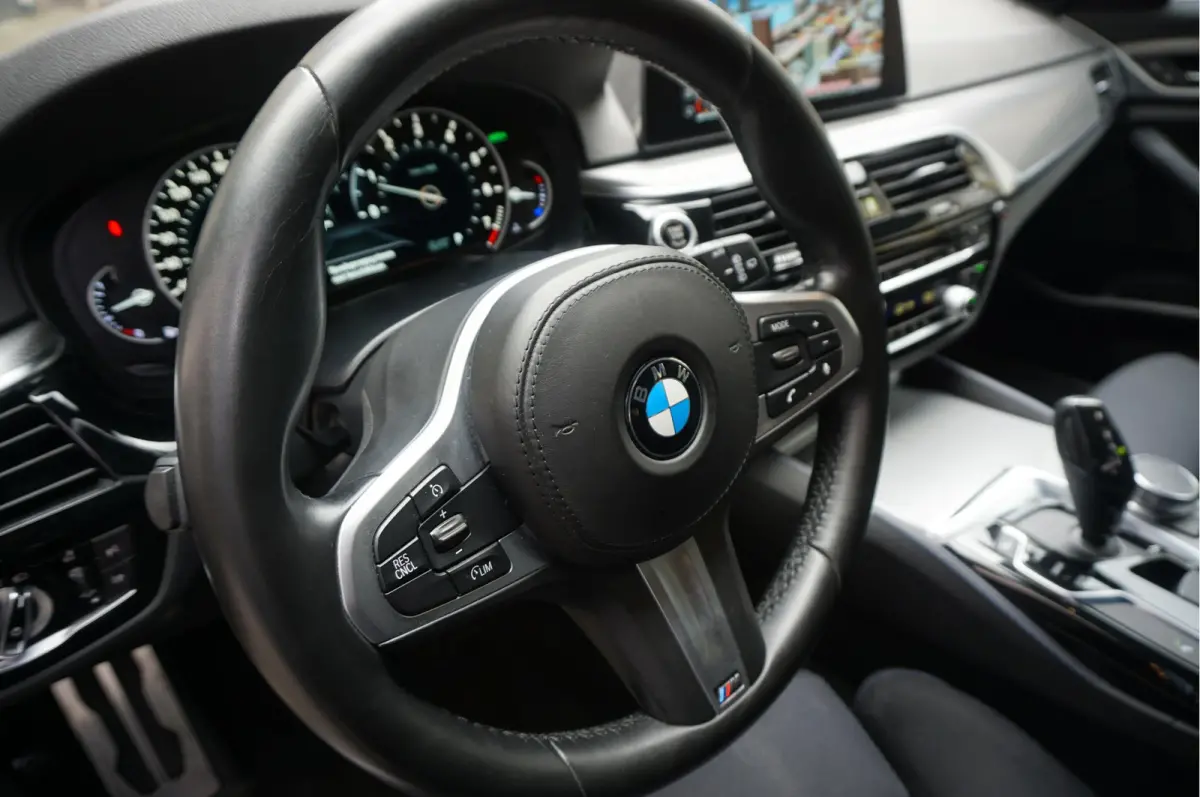 520i High Executive M-SPORT | 20inch | Electrische sportzetels | Volledig onderhouden |