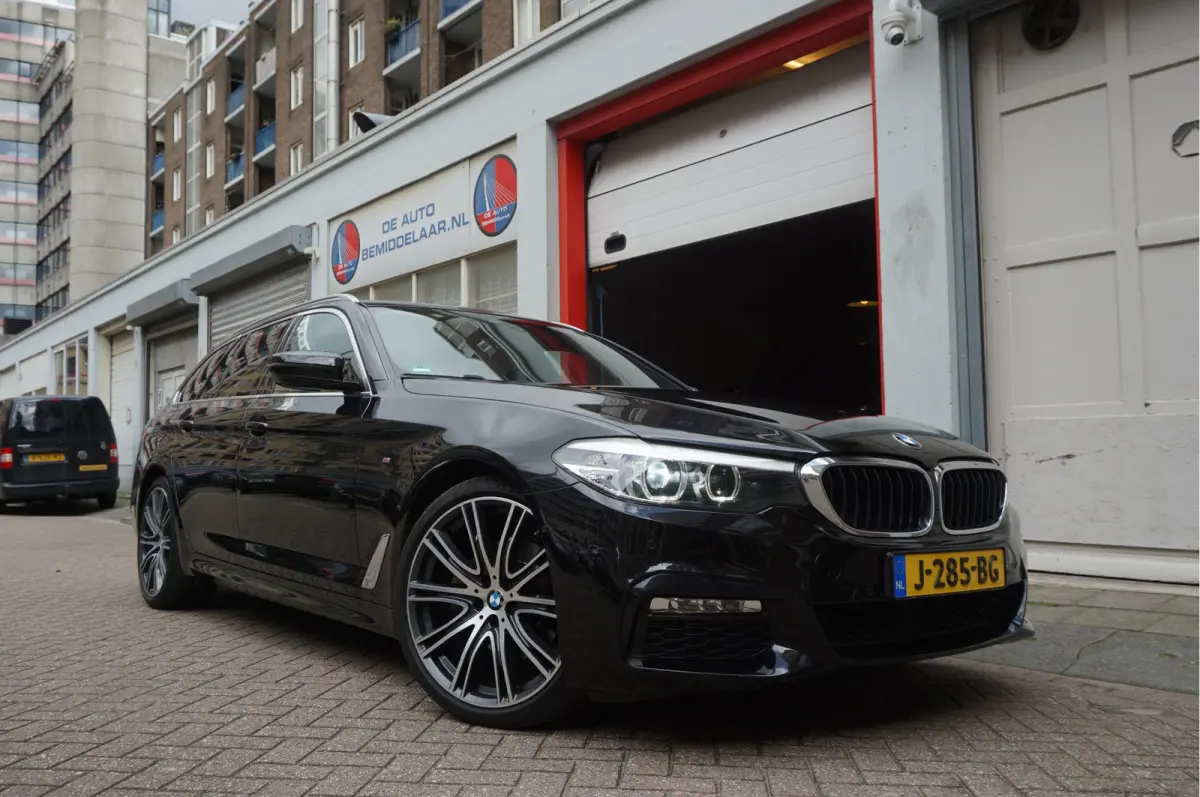 520i High Executive M-SPORT | 20inch | Electrische sportzetels | Volledig onderhouden |