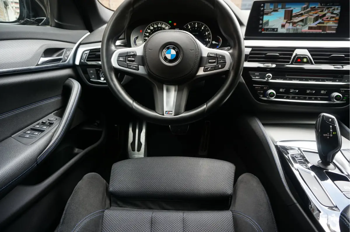 520i High Executive M-SPORT | 20inch | Electrische sportzetels | Volledig onderhouden |