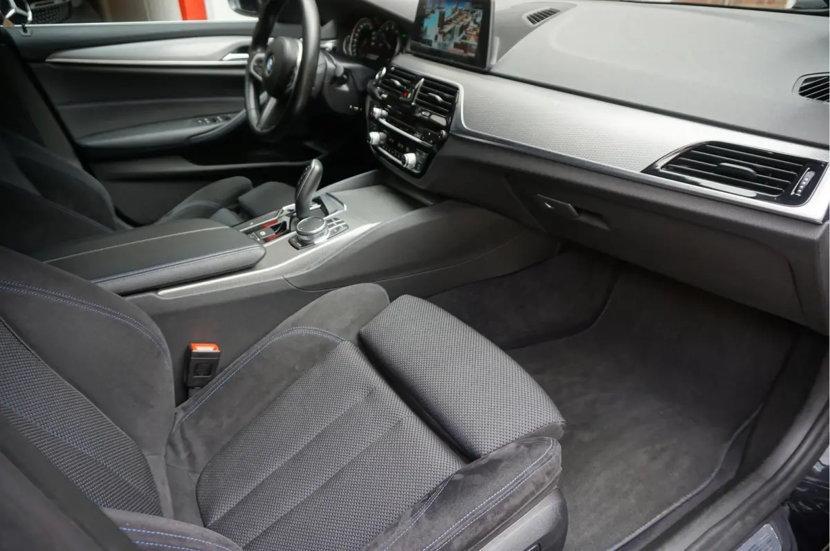 520i High Executive M-SPORT | 20inch | Electrische sportzetels | Volledig onderhouden |