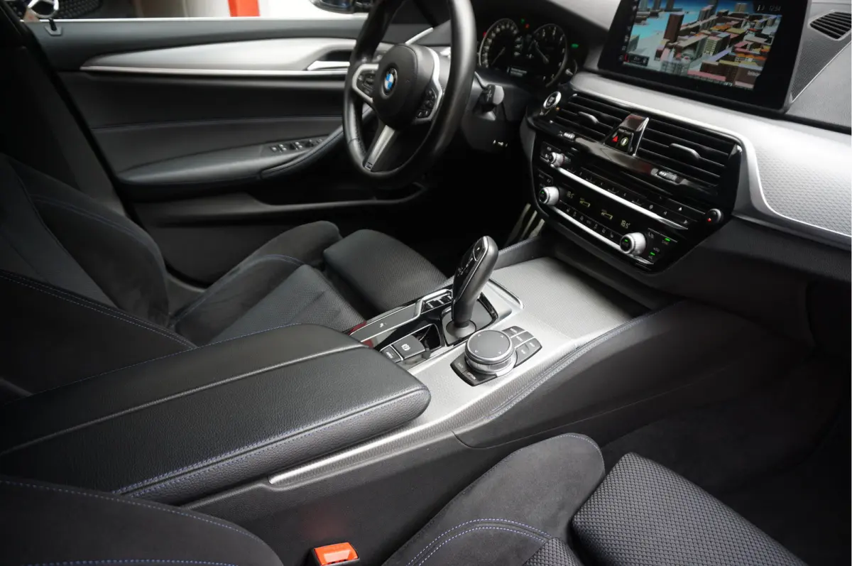 520i High Executive M-SPORT | 20inch | Electrische sportzetels | Volledig onderhouden |