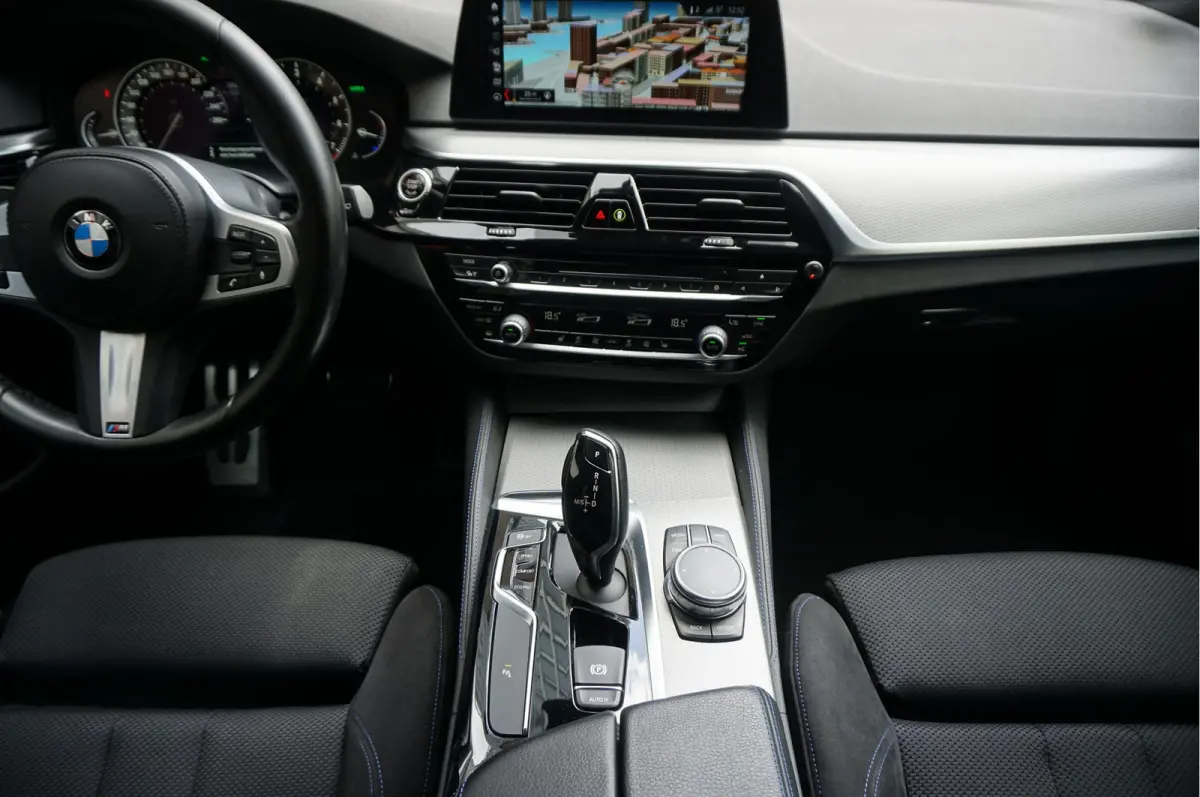 520i High Executive M-SPORT | 20inch | Electrische sportzetels | Volledig onderhouden |