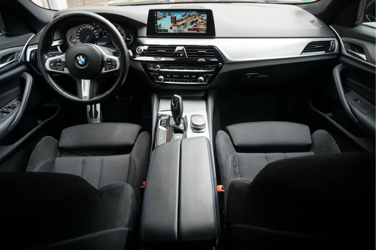 520i High Executive M-SPORT | 20inch | Electrische sportzetels | Volledig onderhouden |