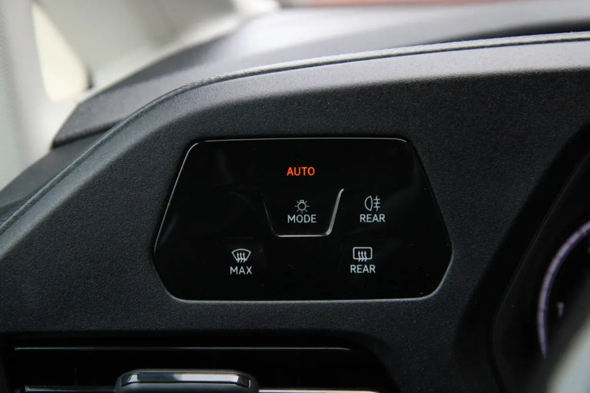 2.0 TDI Comfort / 122PK Automaat / Multi stuur / Navi / App connect