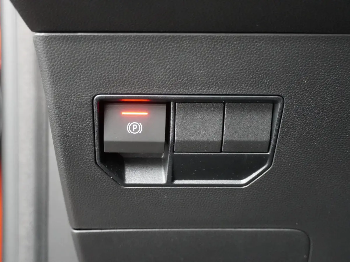 expression mild hybrid 140 | Parkeercamera | Climate Control |