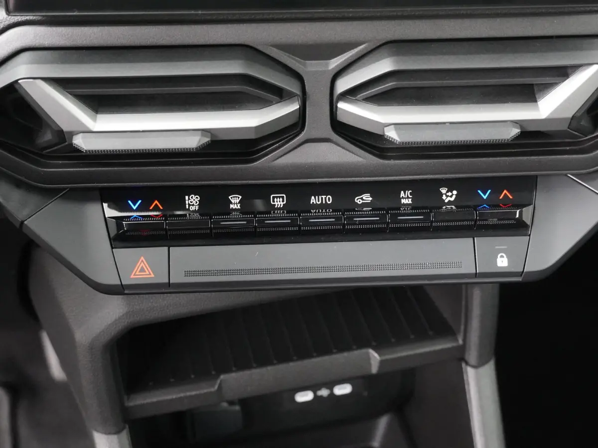expression mild hybrid 140 | Parkeercamera | Climate Control |