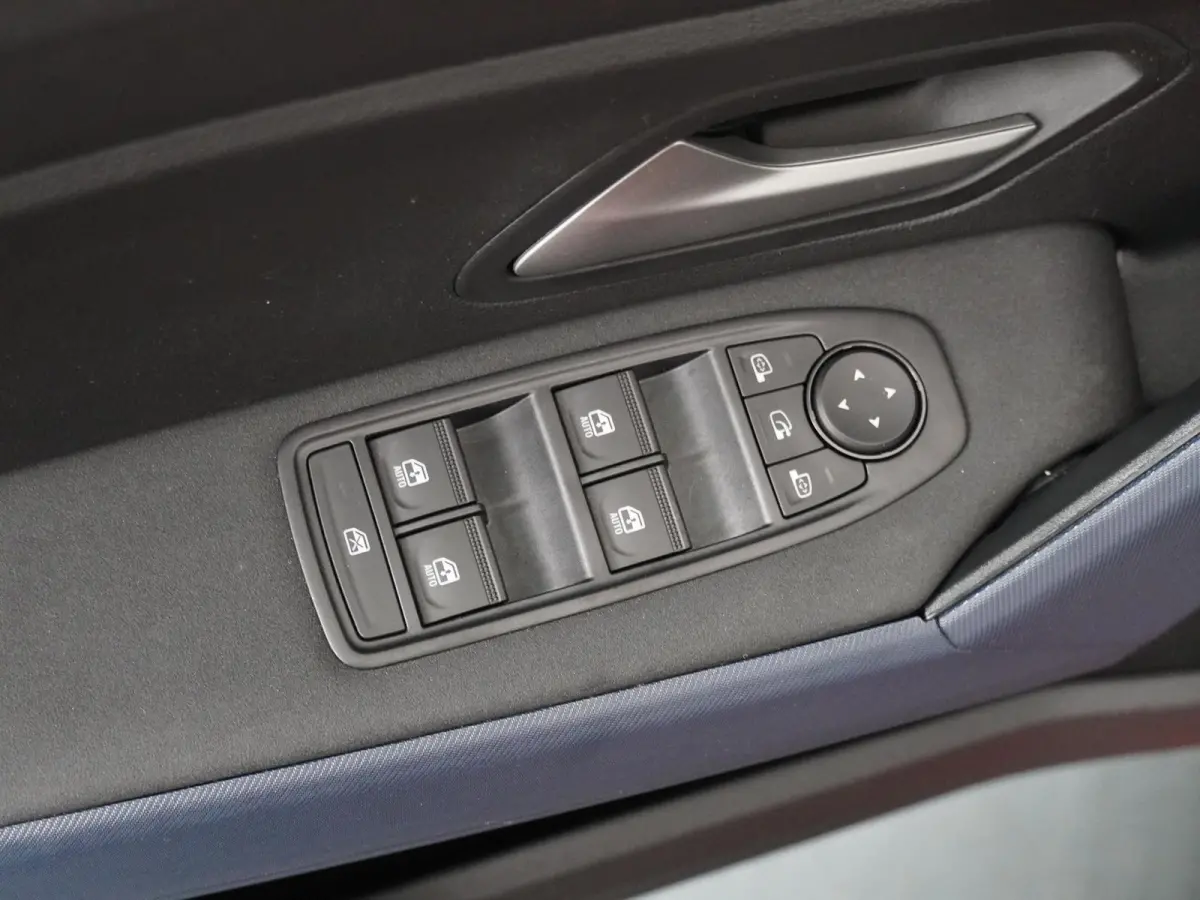 expression mild hybrid 140 | Parkeercamera | Climate Control |