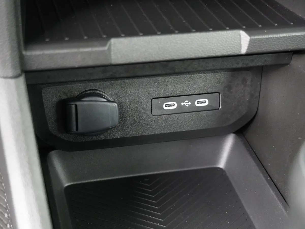 expression mild hybrid 140 | Parkeercamera | Climate Control |