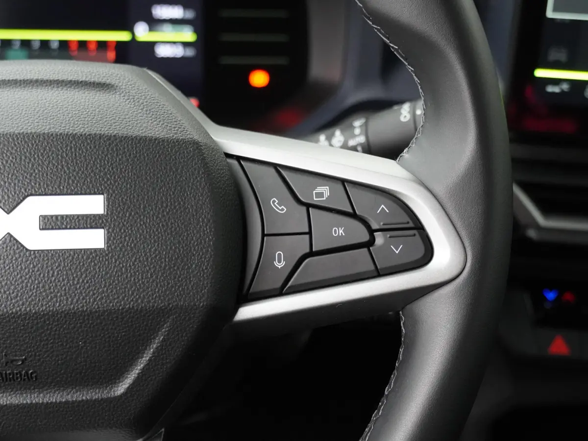 expression mild hybrid 140 | Parkeercamera | Climate Control |